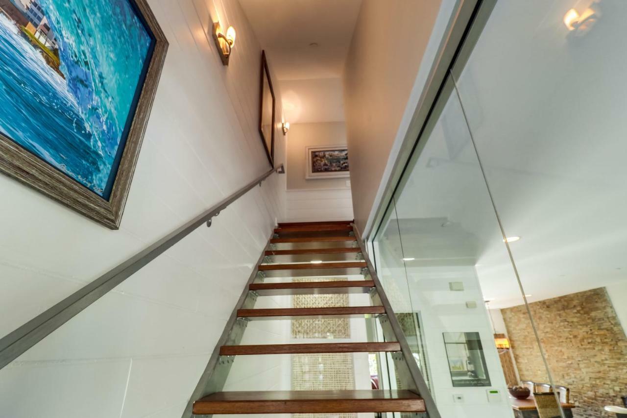 Coronado 100ft To The Beach Holiday home *